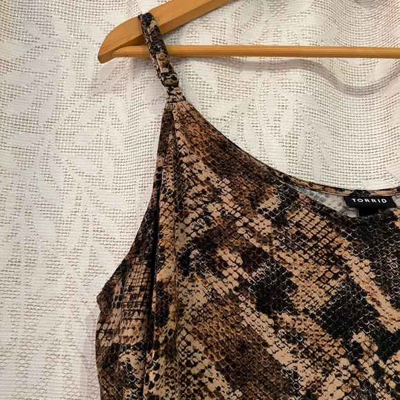 Ladies Snake Print Top - Picture 3 of 7